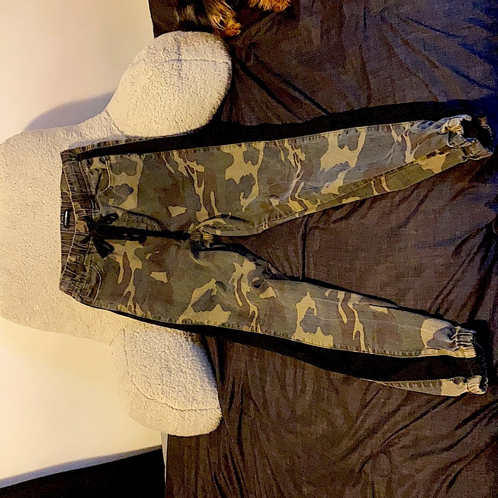 Camouflage Fashion Nova joggers size- M